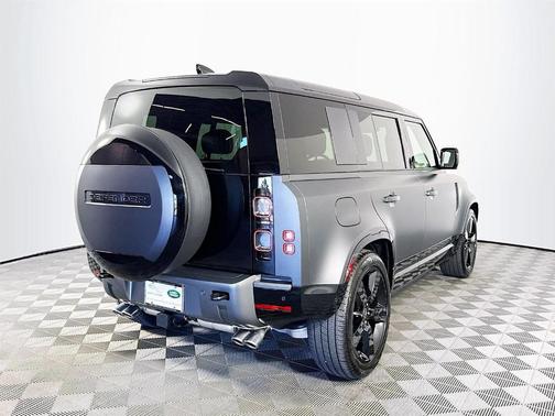 2025 Land Rover Defender P525 V8