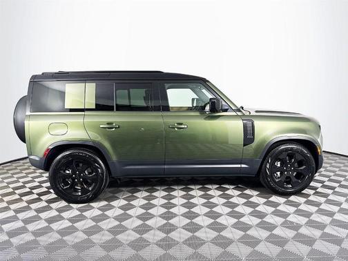 2026 Land Rover Defender S 300PS