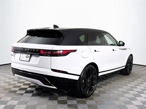 2026 Land Rover Range Rover Velar Dynamic SE