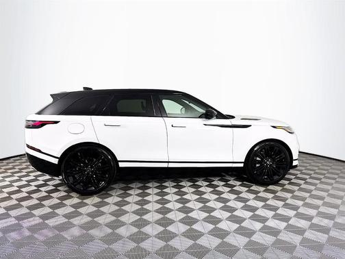 2026 Land Rover Range Rover Velar Dynamic SE