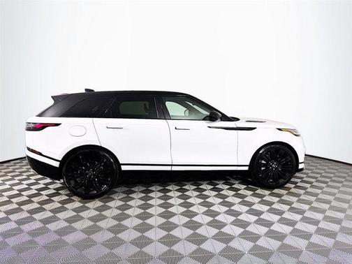 2026 Land Rover Range Rover Velar Dynamic SE