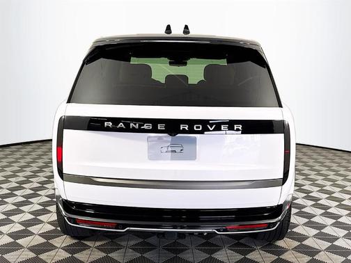 2025 Land Rover Range Rover P400 SE