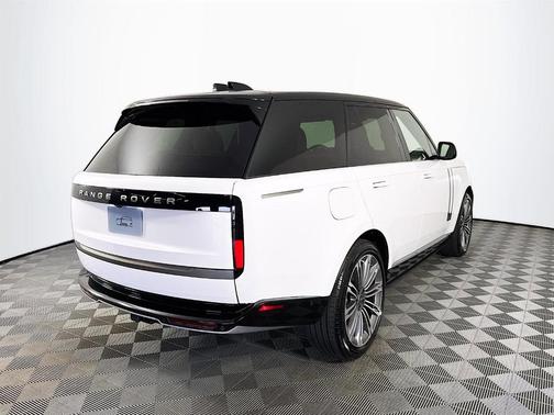 2025 Land Rover Range Rover P400 SE