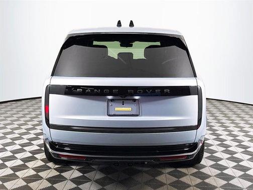 2025 Land Rover Range Rover P530 SE