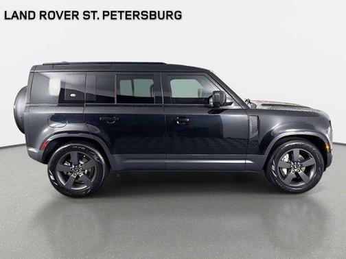 2023 Land Rover Defender 110 SE