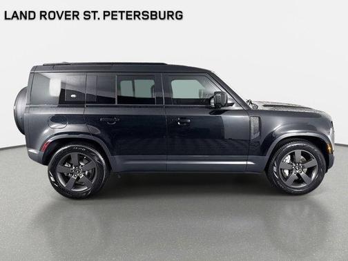 2023 Land Rover Defender 110 SE