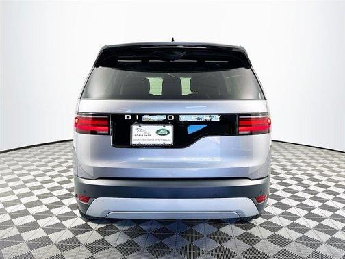 2024 Land Rover Discovery P300 S