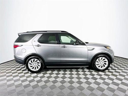 2024 Land Rover Discovery P300 S