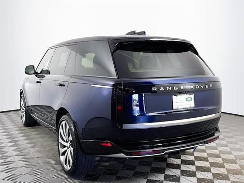 2025 Land Rover Range Rover P530 SE 7 Seat