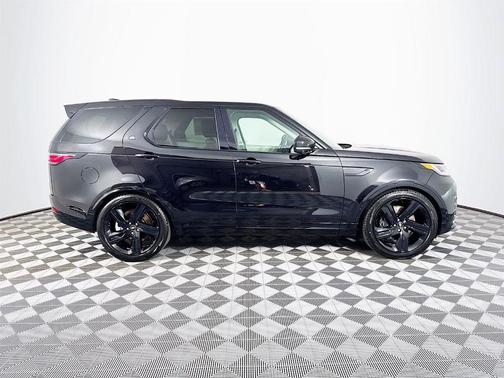 2025 Land Rover Discovery P360 Dynamic SE