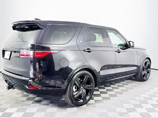 2025 Land Rover Discovery P360 Dynamic SE