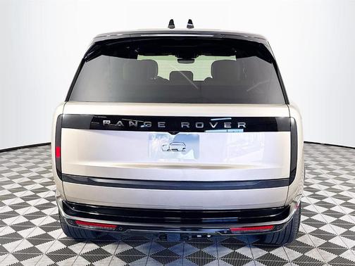 2025 Land Rover Range Rover P530 SE