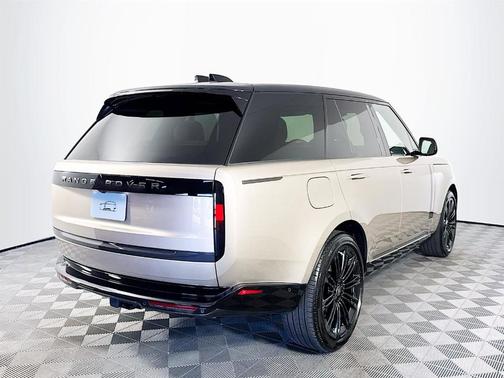 2025 Land Rover Range Rover P530 SE