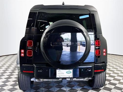 2025 Land Rover Defender P400 X-Dynamic SE