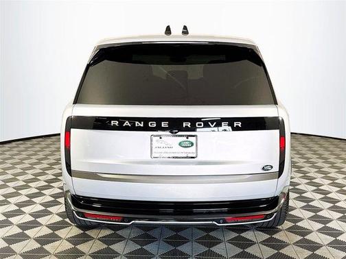 2023 Land Rover Range Rover P530 SE