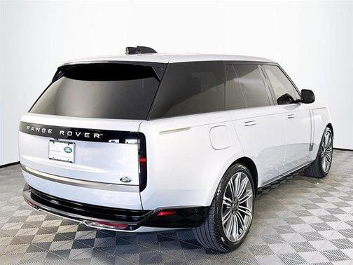 2023 Land Rover Range Rover P530 SE