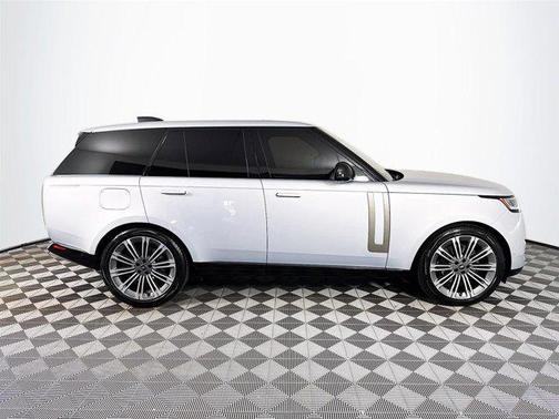 2023 Land Rover Range Rover P530 SE