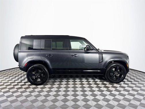 2025 Land Rover Defender P400 X-Dynamic SE