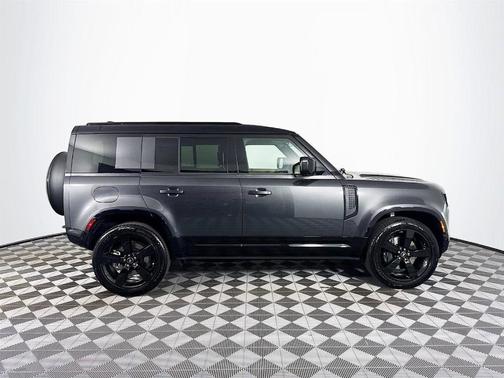 2025 Land Rover Defender P400 X-Dynamic SE