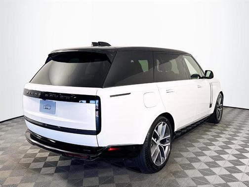 2025 Land Rover Range Rover P400 SE 7 Seat