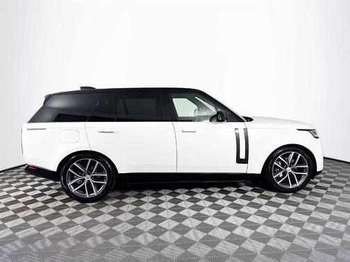 2025 Land Rover Range Rover P400 SE 7 Seat