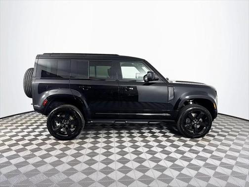 2025 Land Rover Defender P400 X-Dynamic SE