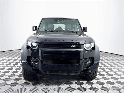 2025 Land Rover Defender P400 X-Dynamic SE