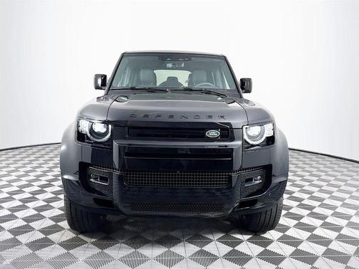 2025 Land Rover Defender P400 X-Dynamic SE