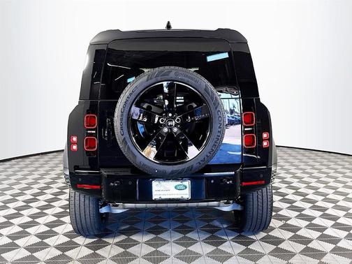 2025 Land Rover Defender P400 X-Dynamic SE
