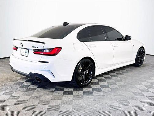 2022 BMW 330 i