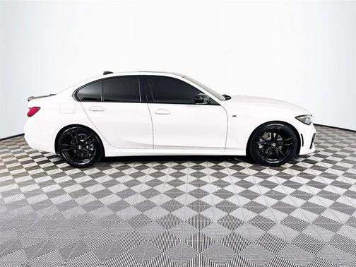 2022 BMW 330 i