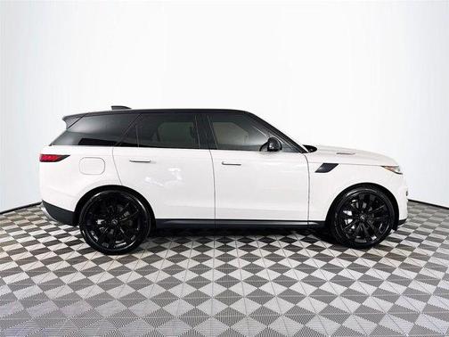 2025 Land Rover Range Rover Sport P360 SE