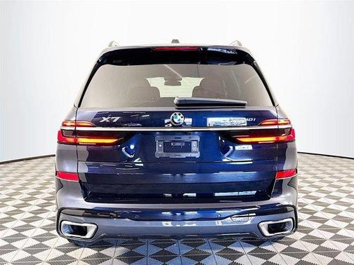 2025 BMW X7 xDrive40i