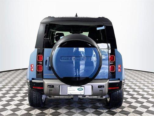 2024 Land Rover Defender P400 X-Dynamic SE