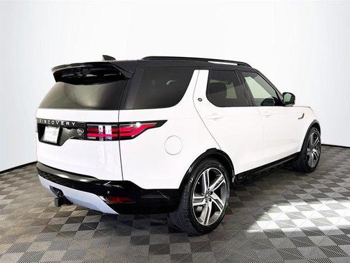 2023 Land Rover Discovery P360 Metropolitan Edition
