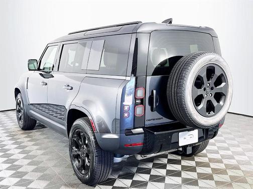 2026 Land Rover Defender S 300PS
