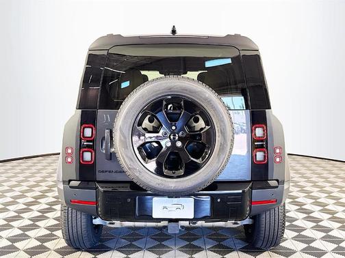 2026 Land Rover Defender S 300PS