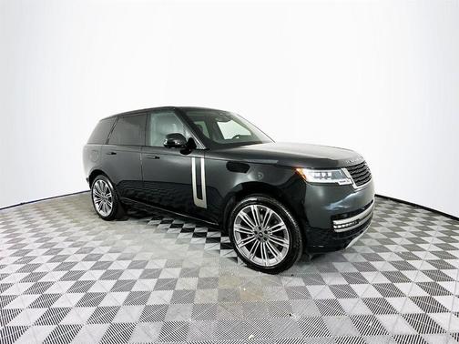 2025 Land Rover Range Rover P530 SE
