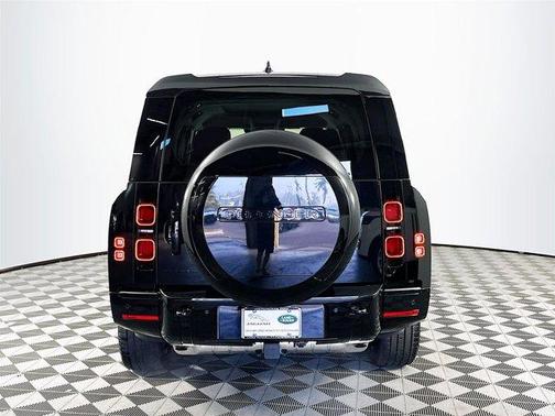 2025 Land Rover Defender P400 X-Dynamic SE