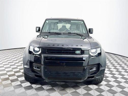 2025 Land Rover Defender P400 X-Dynamic SE