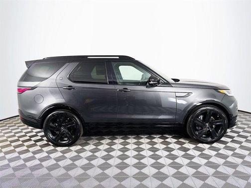 2026 Land Rover Discovery Tempest Edition
