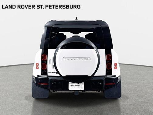 2024 Land Rover Defender P400 X-Dynamic SE