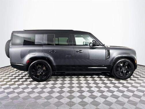 2025 Land Rover Defender P500 V8