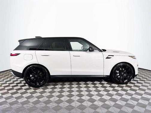 2025 Land Rover Range Rover Sport P360 SE