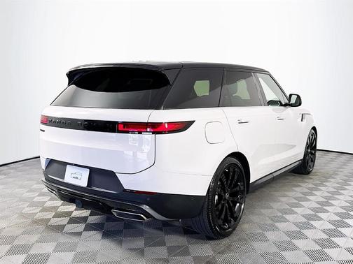 2025 Land Rover Range Rover Sport P360 SE