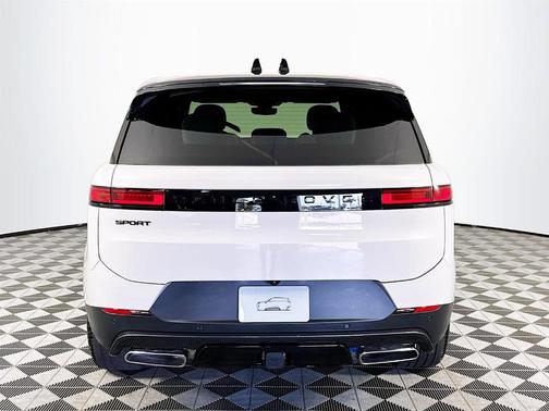 2025 Land Rover Range Rover Sport P360 SE