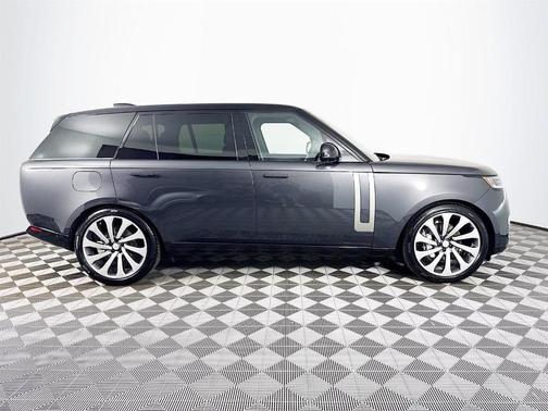 2025 Land Rover Range Rover P400 SE 7 Seat