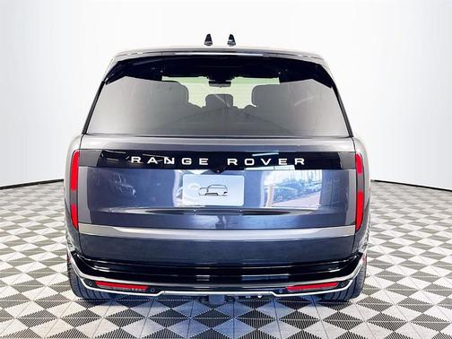2025 Land Rover Range Rover P400 SE 7 Seat
