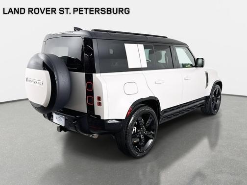 2026 Land Rover Defender 110 X-Dynamic SE