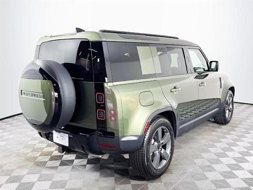 2026 Land Rover Defender 110 S